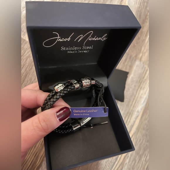 New in box men’s leather and stainless steel Jacob michaels bracelet - Picture 5 of 7